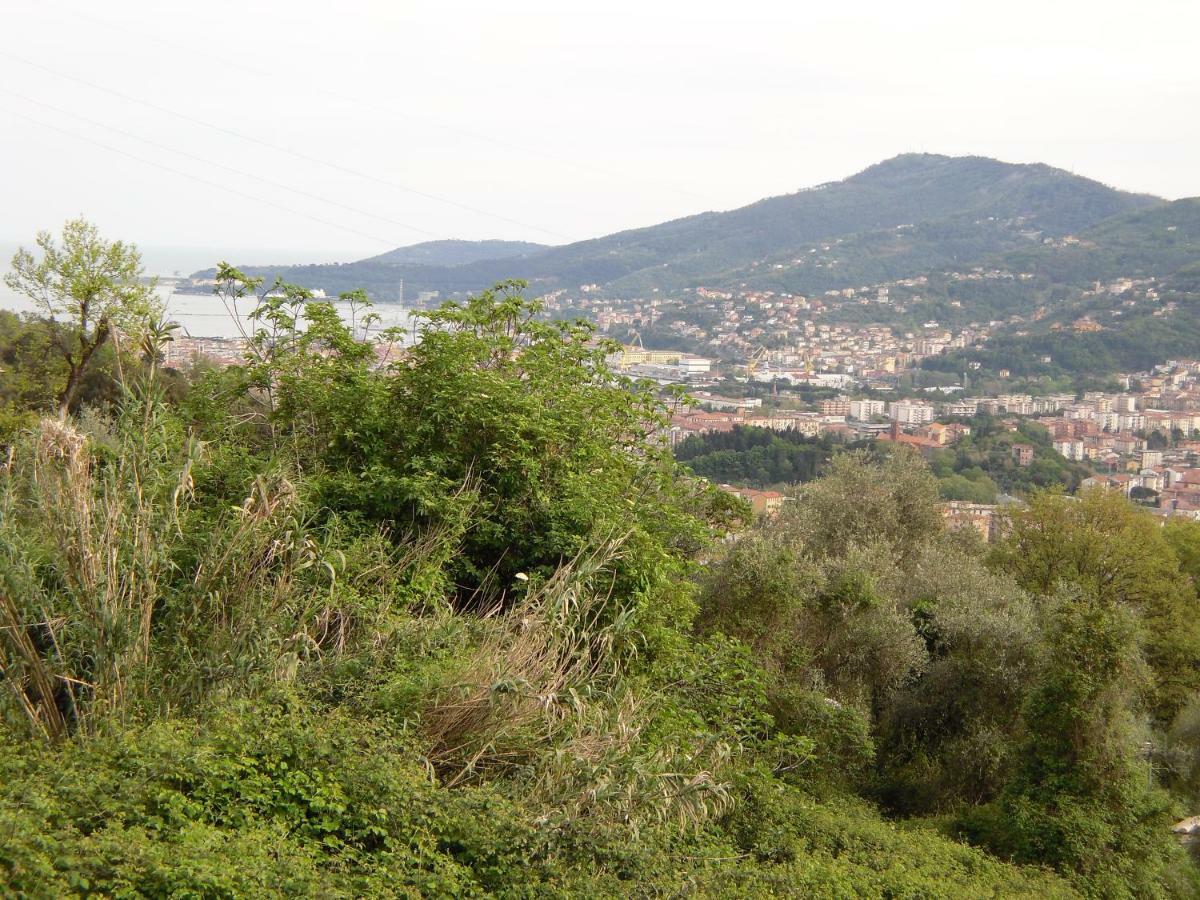 Apartment In The Green La Spezia Exterior photo